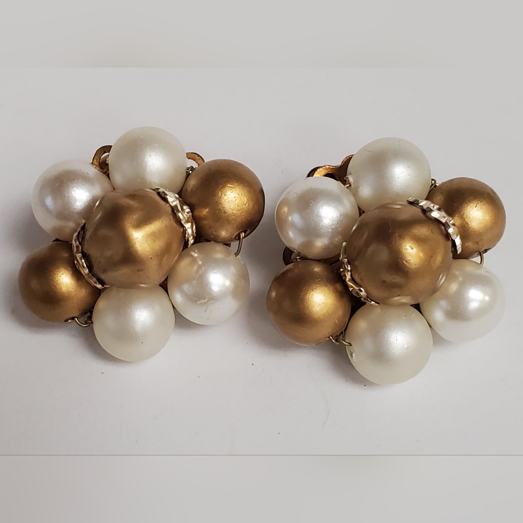 Vintage Gold Tone White Beaded Cluster Japan Clip On Earrings Jewelry